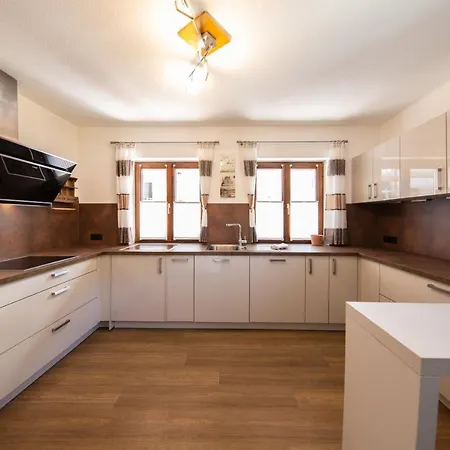 Sonnenstein Soelden, Close To Lift & Centre